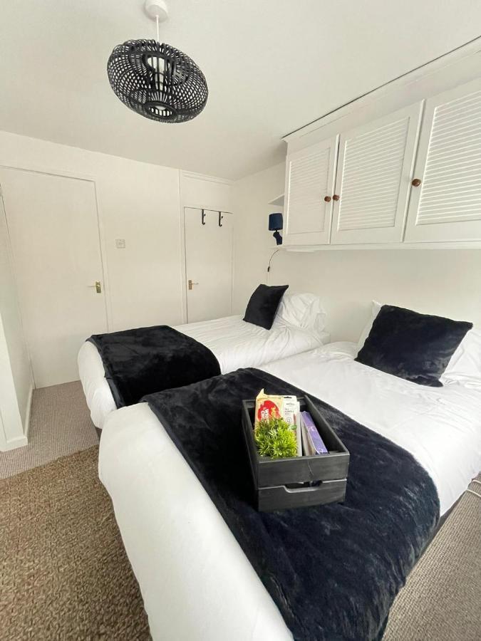 Lovely 1 Bed Home Near Hospital, With Parking & Garden Work Contractor Leisure, Sapphire كامبريدج المظهر الخارجي الصورة