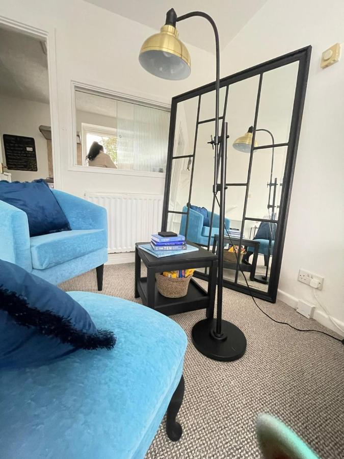 Lovely 1 Bed Home Near Hospital, With Parking & Garden Work Contractor Leisure, Sapphire كامبريدج المظهر الخارجي الصورة