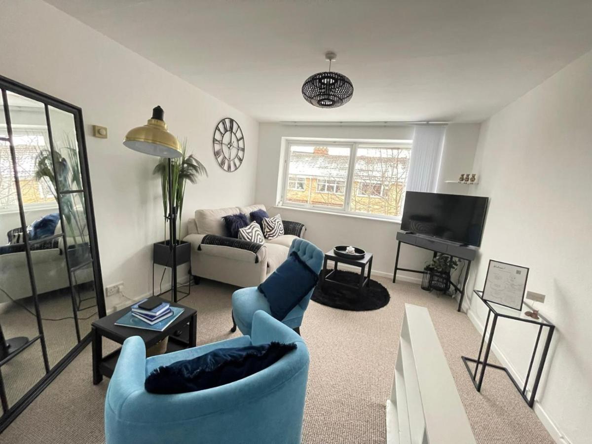 Lovely 1 Bed Home Near Hospital, With Parking & Garden Work Contractor Leisure, Sapphire كامبريدج المظهر الخارجي الصورة
