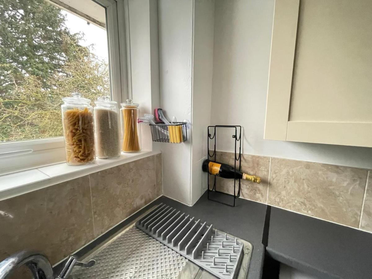Lovely 1 Bed Home Near Hospital, With Parking & Garden Work Contractor Leisure, Sapphire كامبريدج المظهر الخارجي الصورة