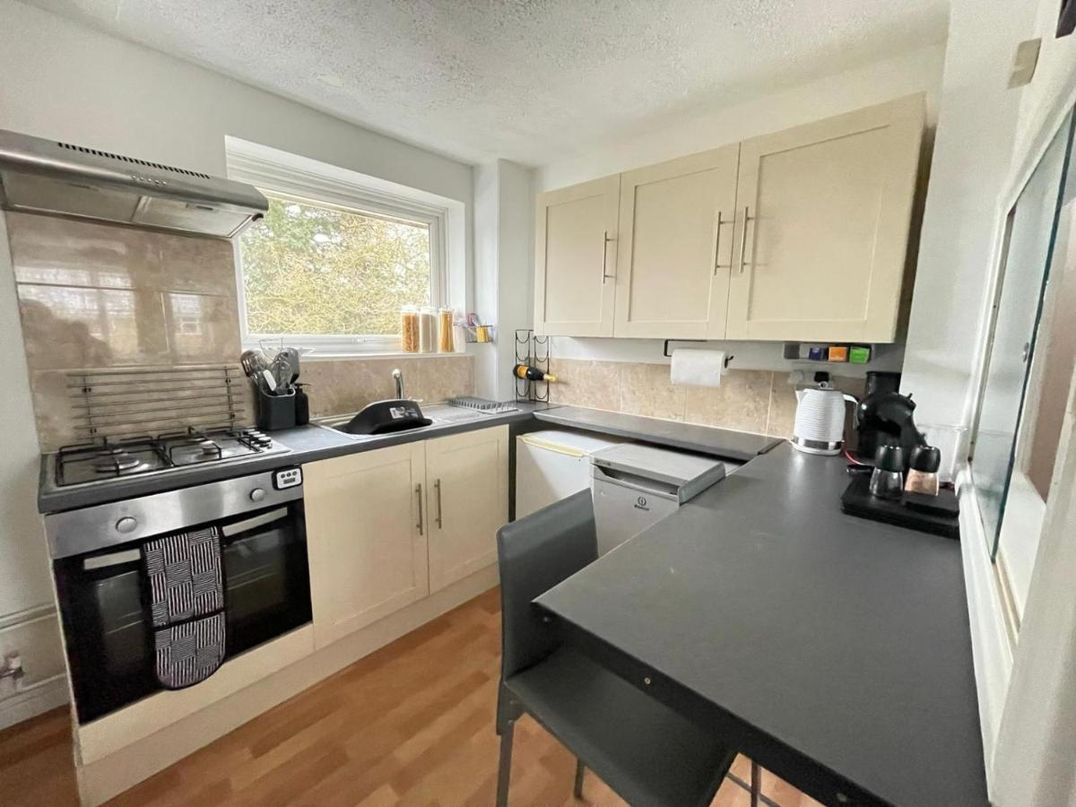 Lovely 1 Bed Home Near Hospital, With Parking & Garden Work Contractor Leisure, Sapphire كامبريدج المظهر الخارجي الصورة