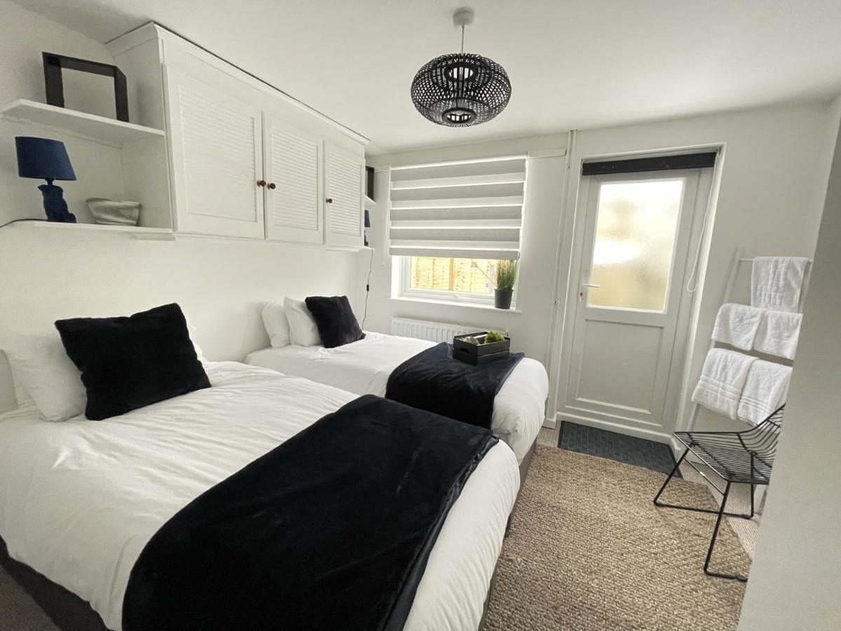 Lovely 1 Bed Home Near Hospital, With Parking & Garden Work Contractor Leisure, Sapphire كامبريدج المظهر الخارجي الصورة
