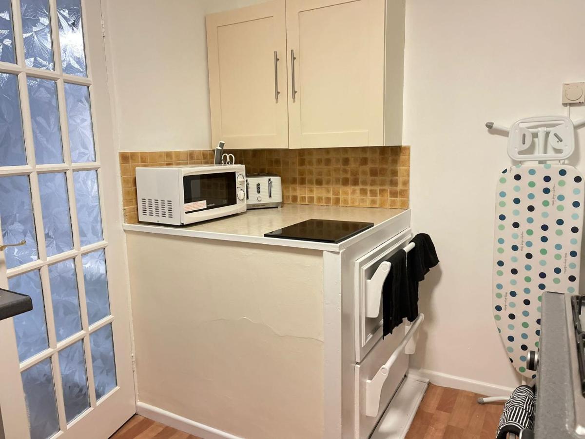 Lovely 1 Bed Home Near Hospital, With Parking & Garden Work Contractor Leisure, Sapphire كامبريدج المظهر الخارجي الصورة