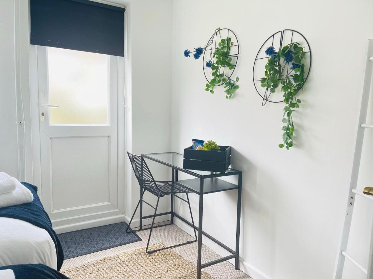 Lovely 1 Bed Home Near Hospital, With Parking & Garden Work Contractor Leisure, Sapphire كامبريدج المظهر الخارجي الصورة